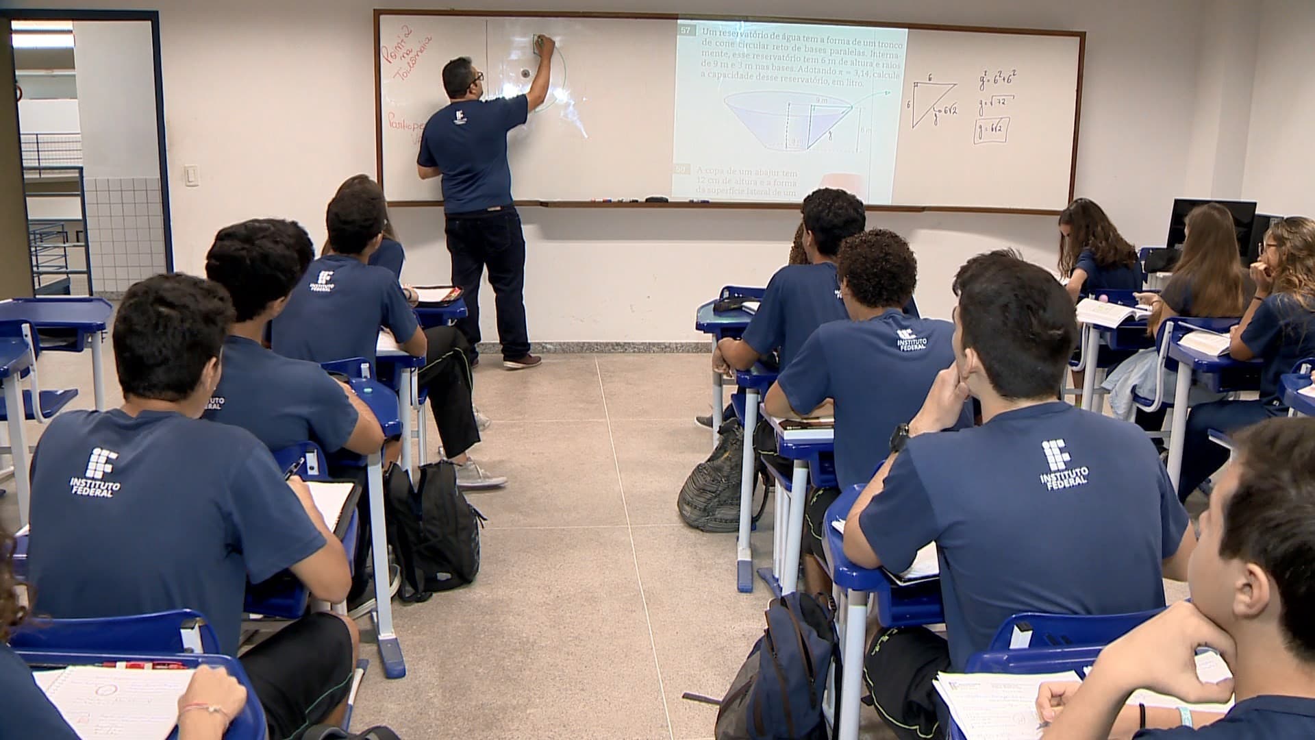 Alunos do ES fazem 'vaquinha' para irem à olimpíada de matemática na Tailândia
