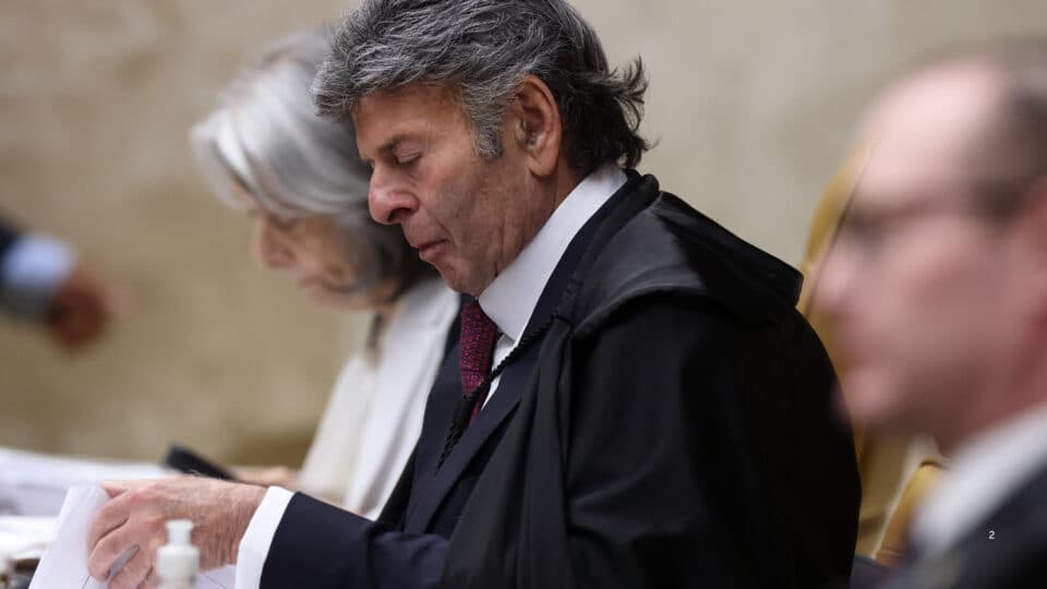 Empresas de apostas tentam no STF suspender proibição decretada por Lula